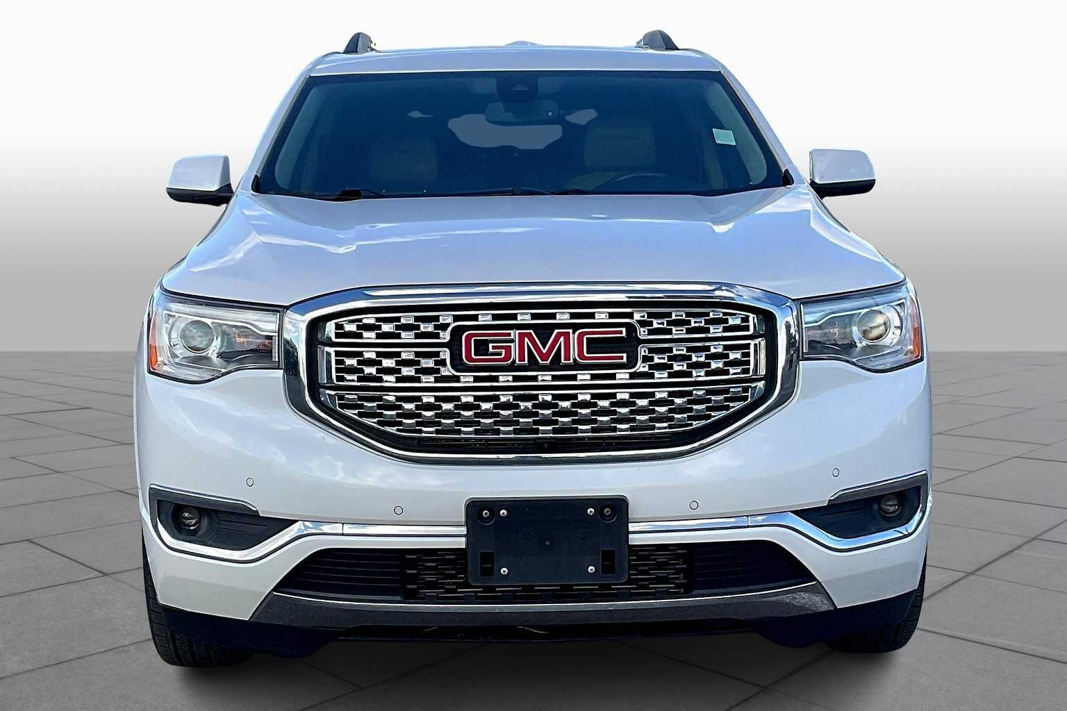 2017 Gmc Acadia Denali photo 2