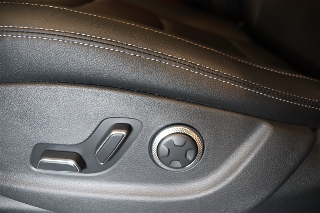 2026 Genesis GV70 2.5T Select photo 8