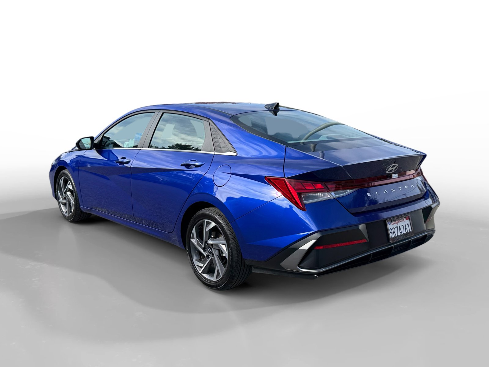 2025 Hyundai Elantra SEL Convenience photo 3