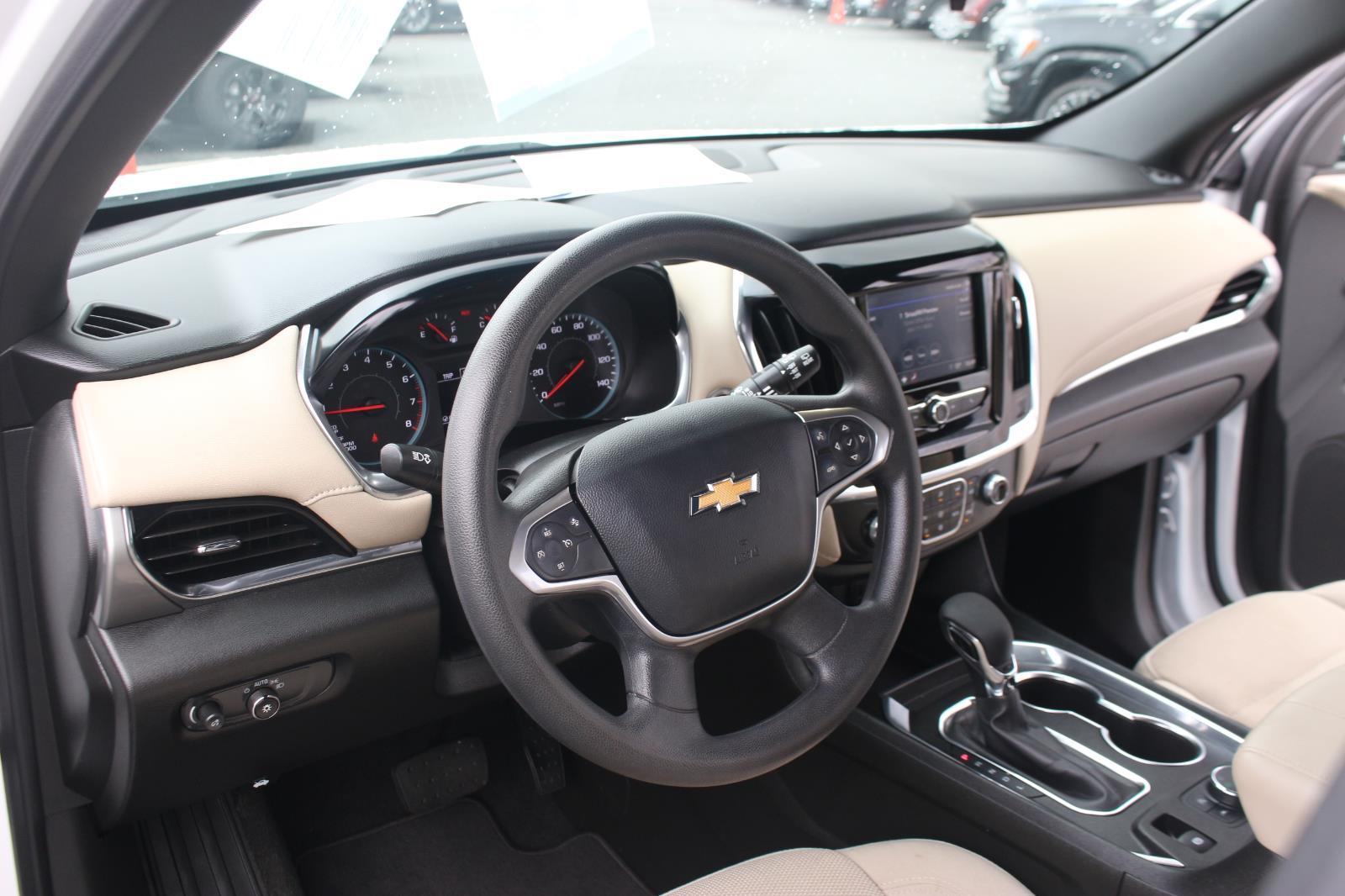 2023 Chevrolet Traverse LS photo 14