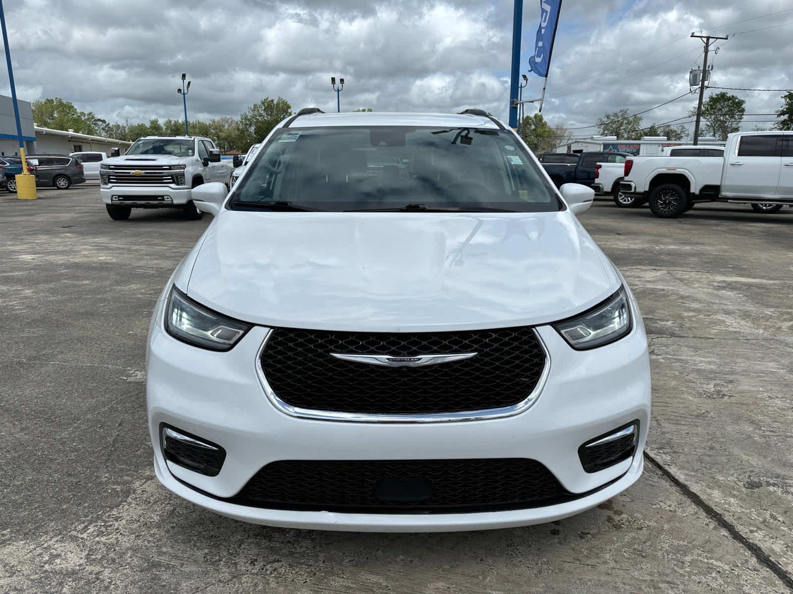 2022 Chrysler Pacifica Touring L photo 4