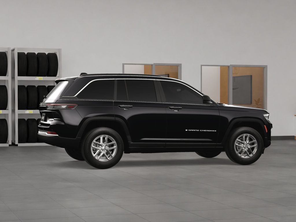 2025 Jeep Grand Cherokee Laredo Altitude photo 6