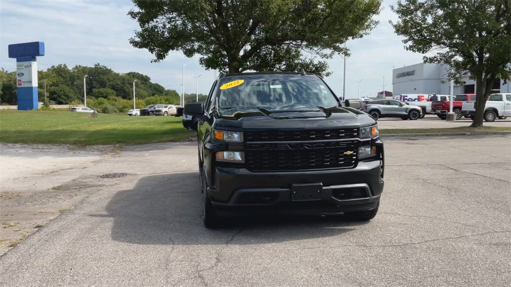 2021 Chevrolet Silverado 1500 Custom photo 3