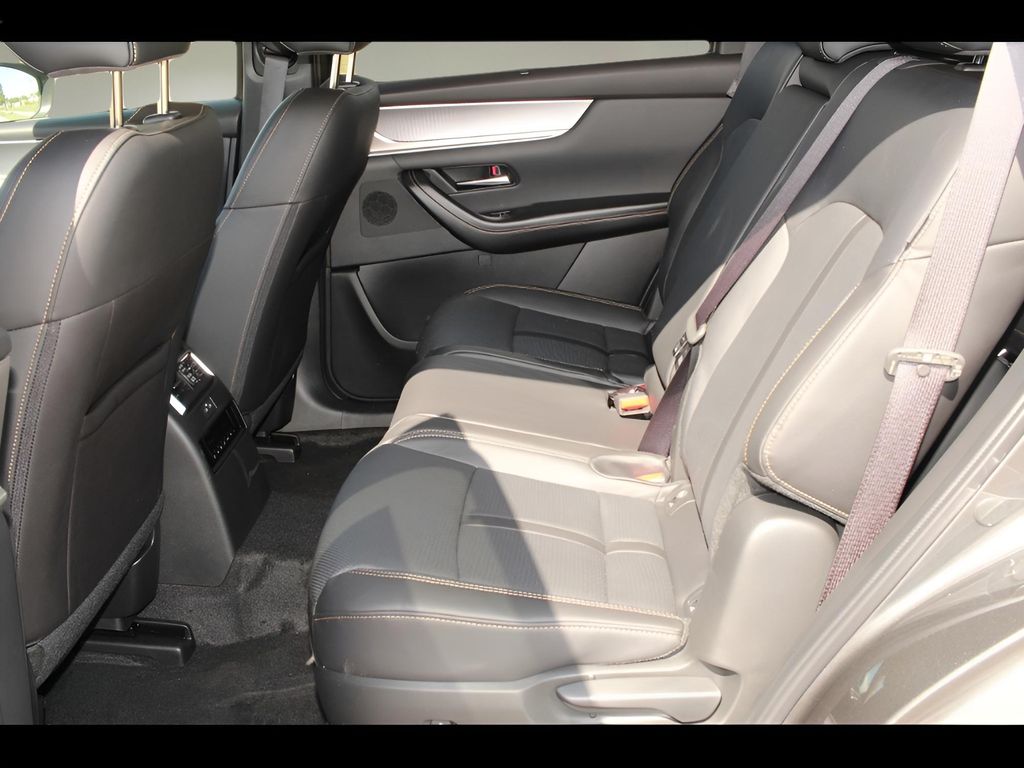 2025 Mazda CX-90 Preferred photo 11