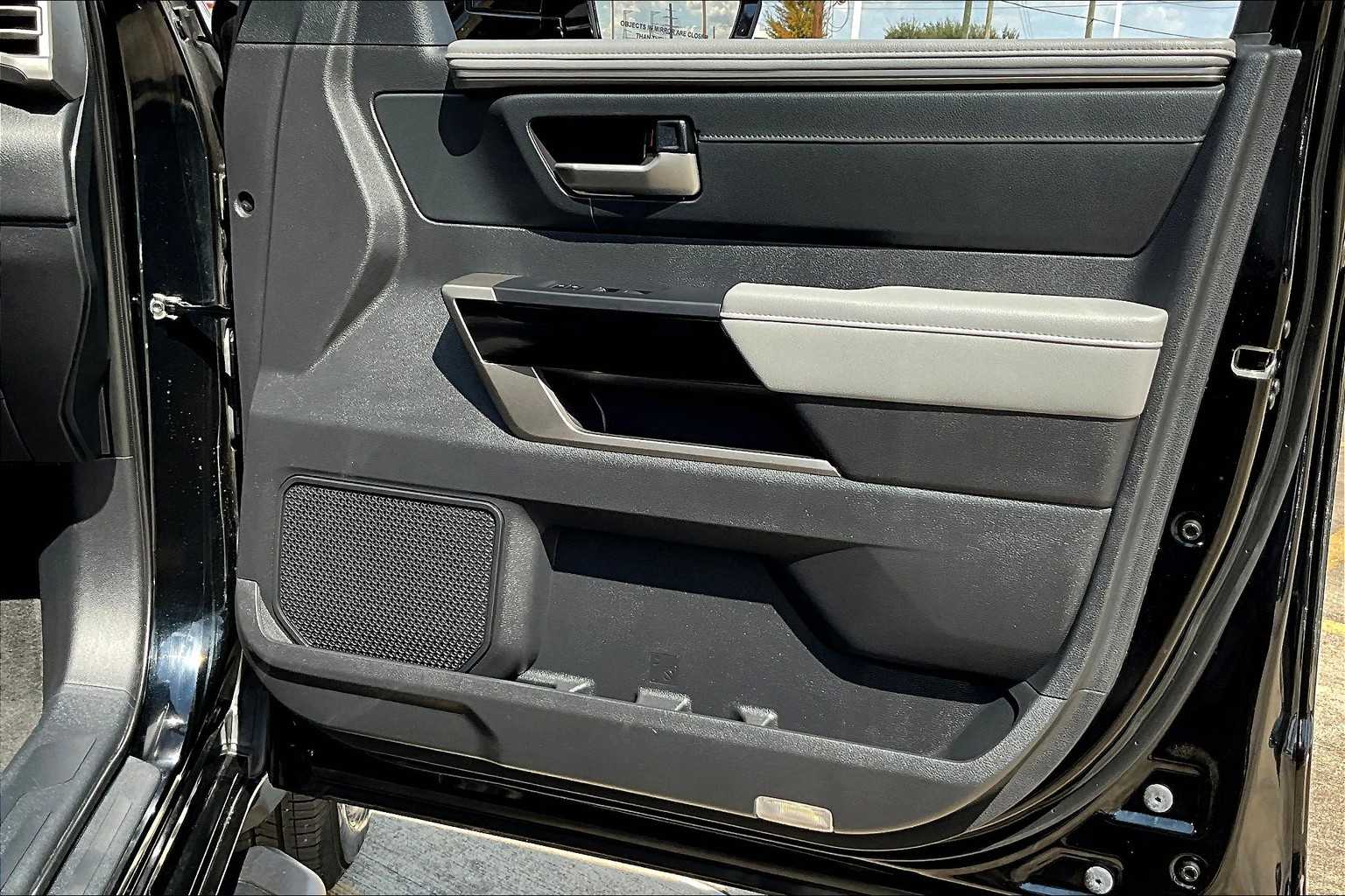 2024 Toyota Tundra Limited CrewMax photo 21