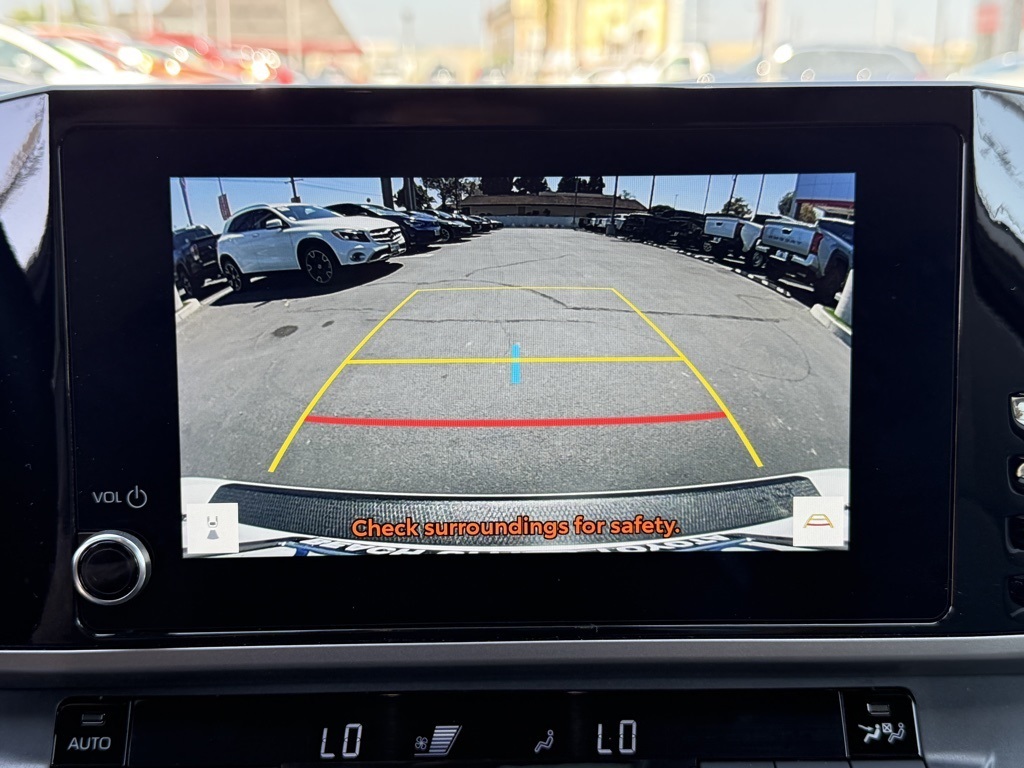 2025 Toyota Camry SE photo 24