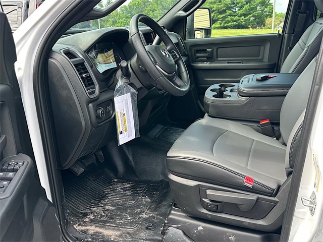 2025 Ram 3500 Tradesman photo 11