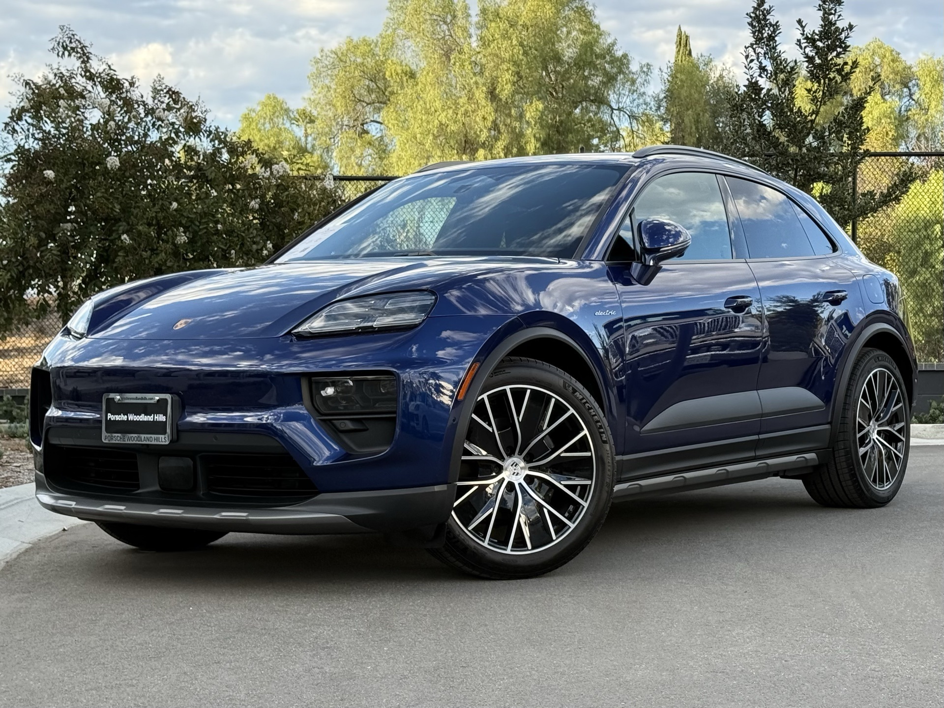 2025 Porsche Macan Base