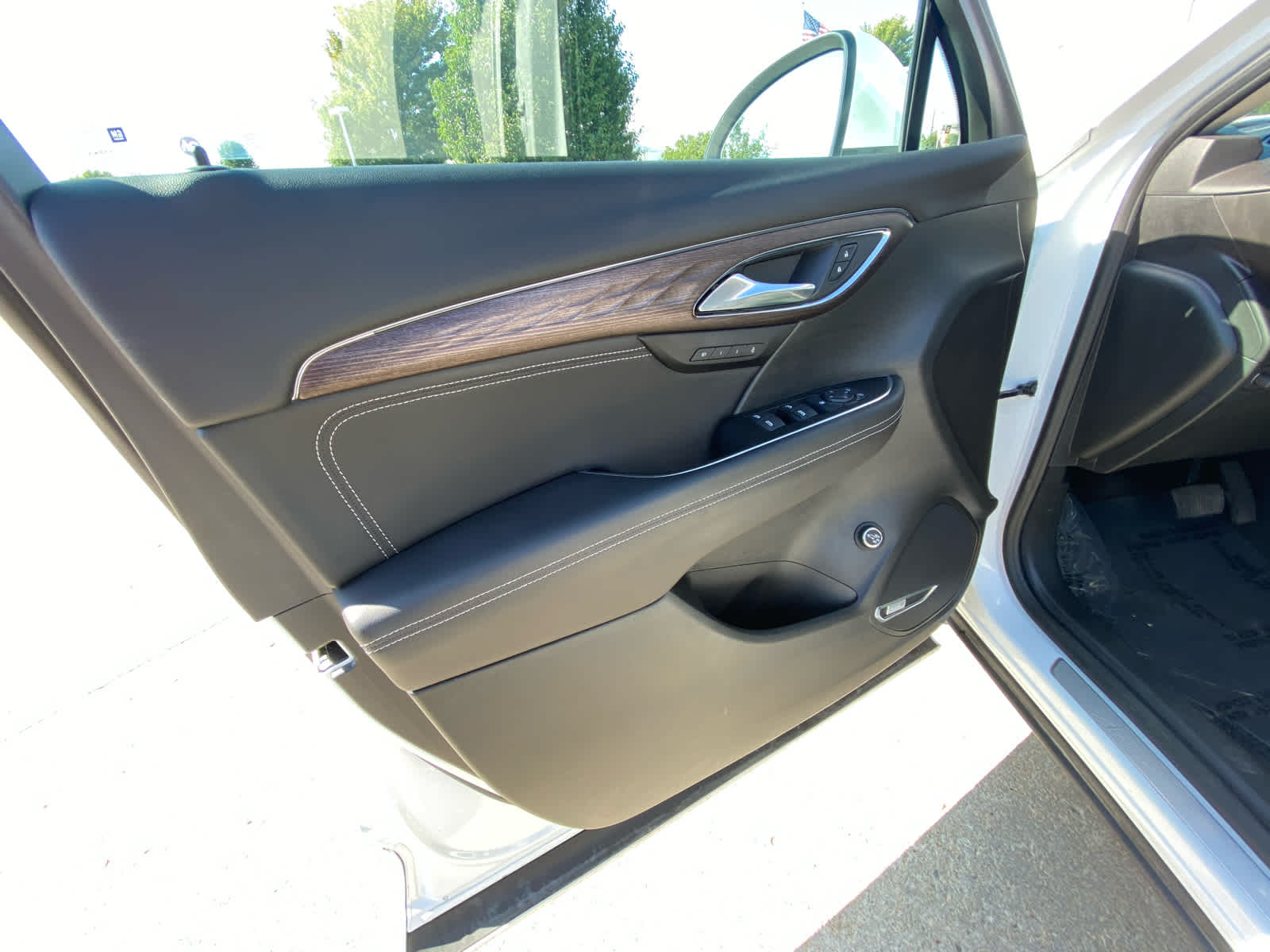 2023 Buick Envision Avenir photo 9