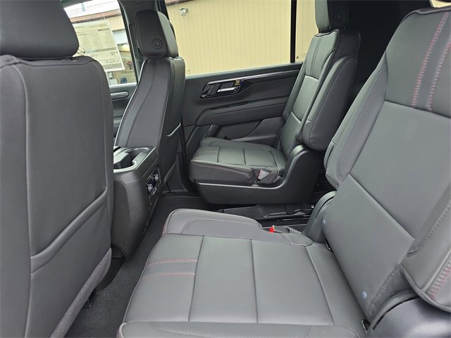 2025 Chevrolet Suburban RST photo 14