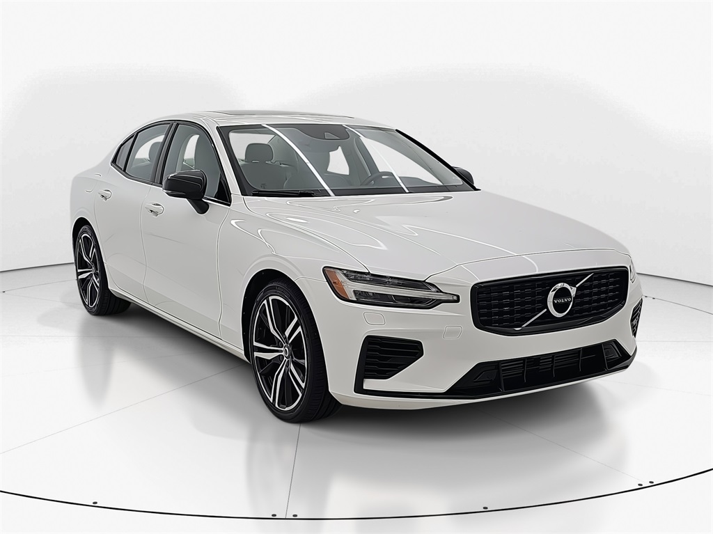 2022 Volvo S60 Recharge T8 R-Design Expression photo 2