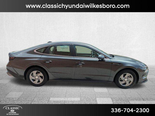 2025 Hyundai Sonata SE photo 4