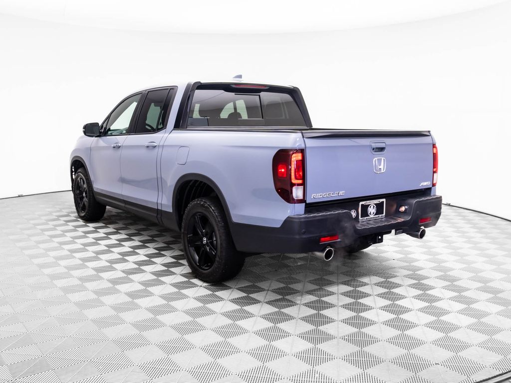 2022 Honda Ridgeline Black Edition photo 2