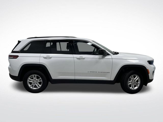 2024 Jeep Grand Cherokee Laredo photo 2