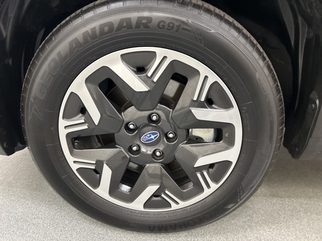 2025 Subaru Forester Premium Base photo 28