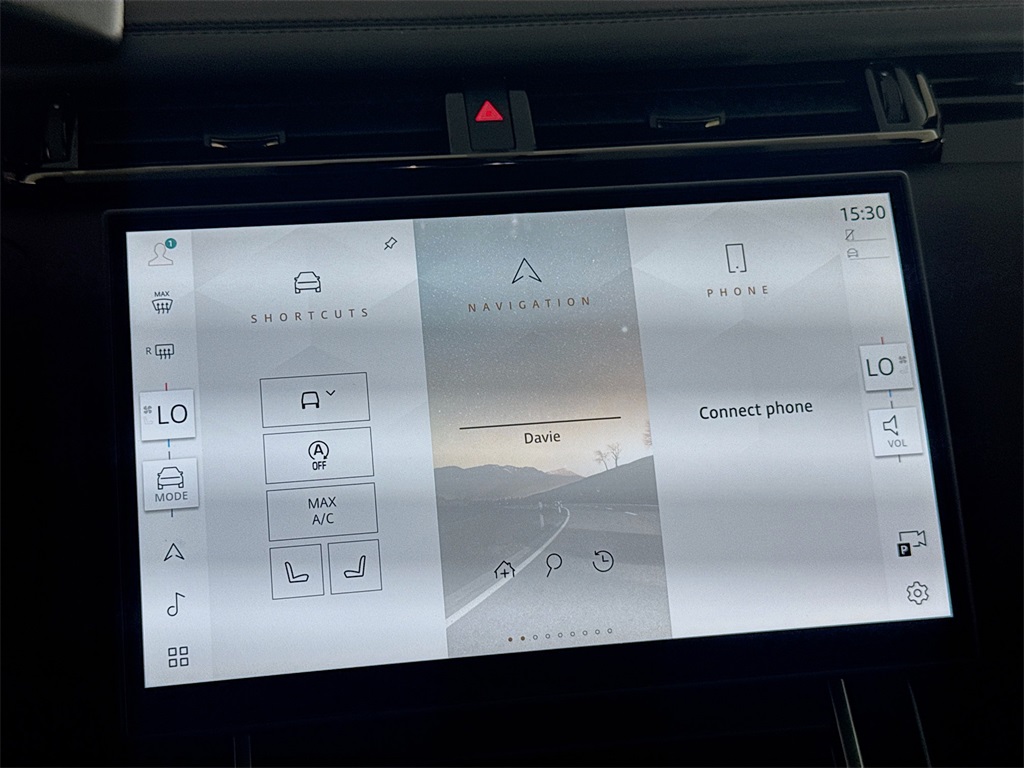 2026 Land Rover Range Rover Velar SE photo 13