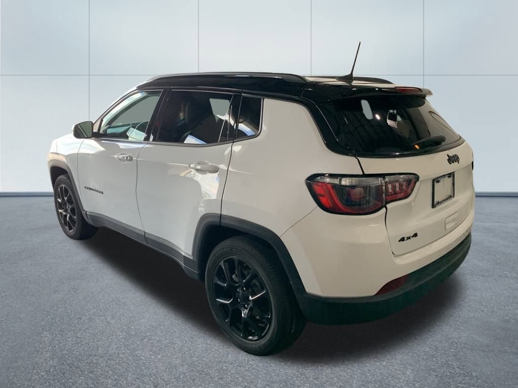 2022 Jeep Compass Altitude photo 2