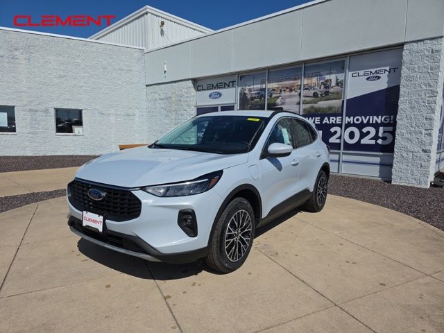 2025 Ford Escape PHEV's photo