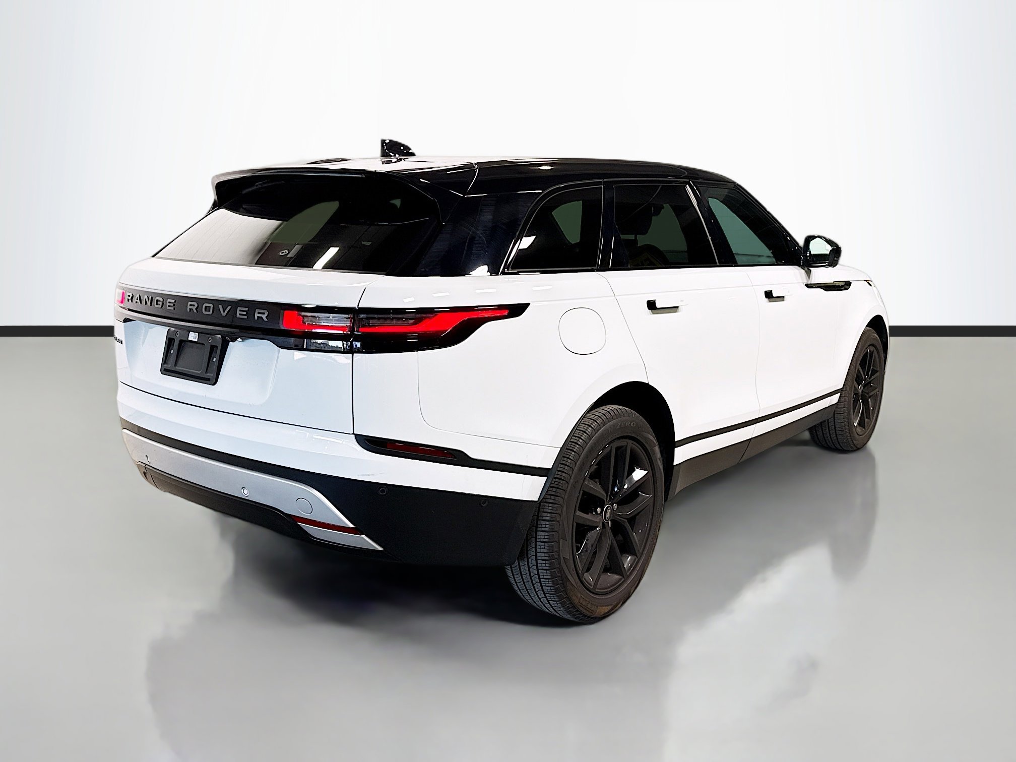 2026 Land Rover Range Rover Velar S photo 4