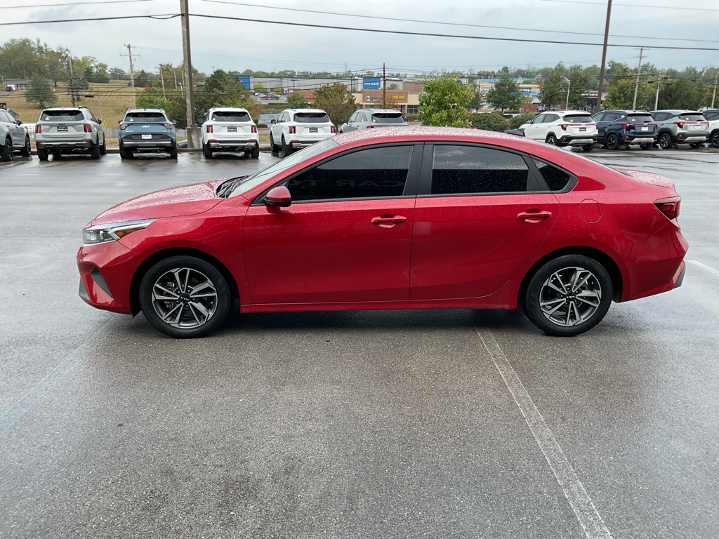 2024 Kia Forte LXS photo 3