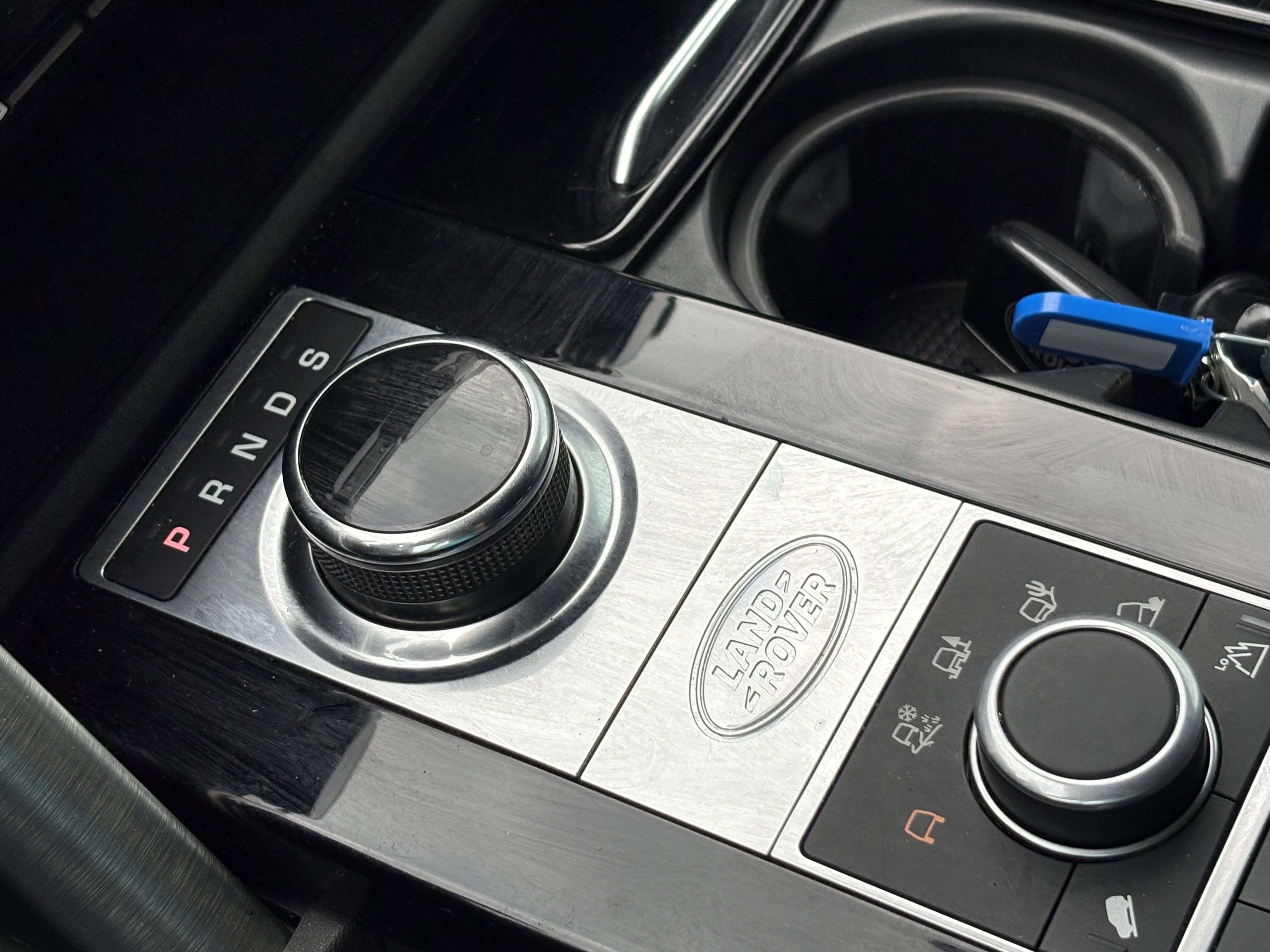 2017 Land Rover Discovery HSE photo 9