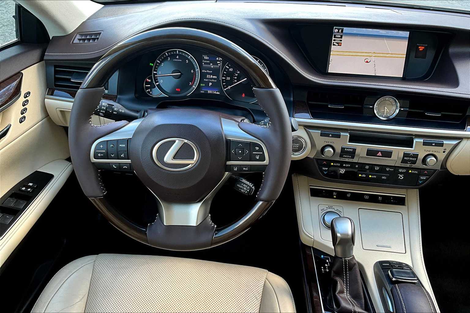 2017 Lexus ES 350 photo 5