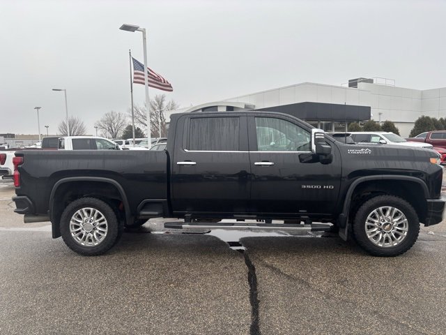 Used 2022 Chevrolet Silverado 3500HD High Country with VIN 2GC4YVEY2N1224288 for sale in Rochester, Minnesota