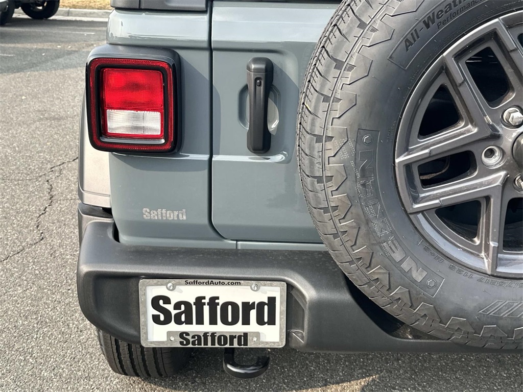 2025 Jeep Wrangler Sport S photo 11