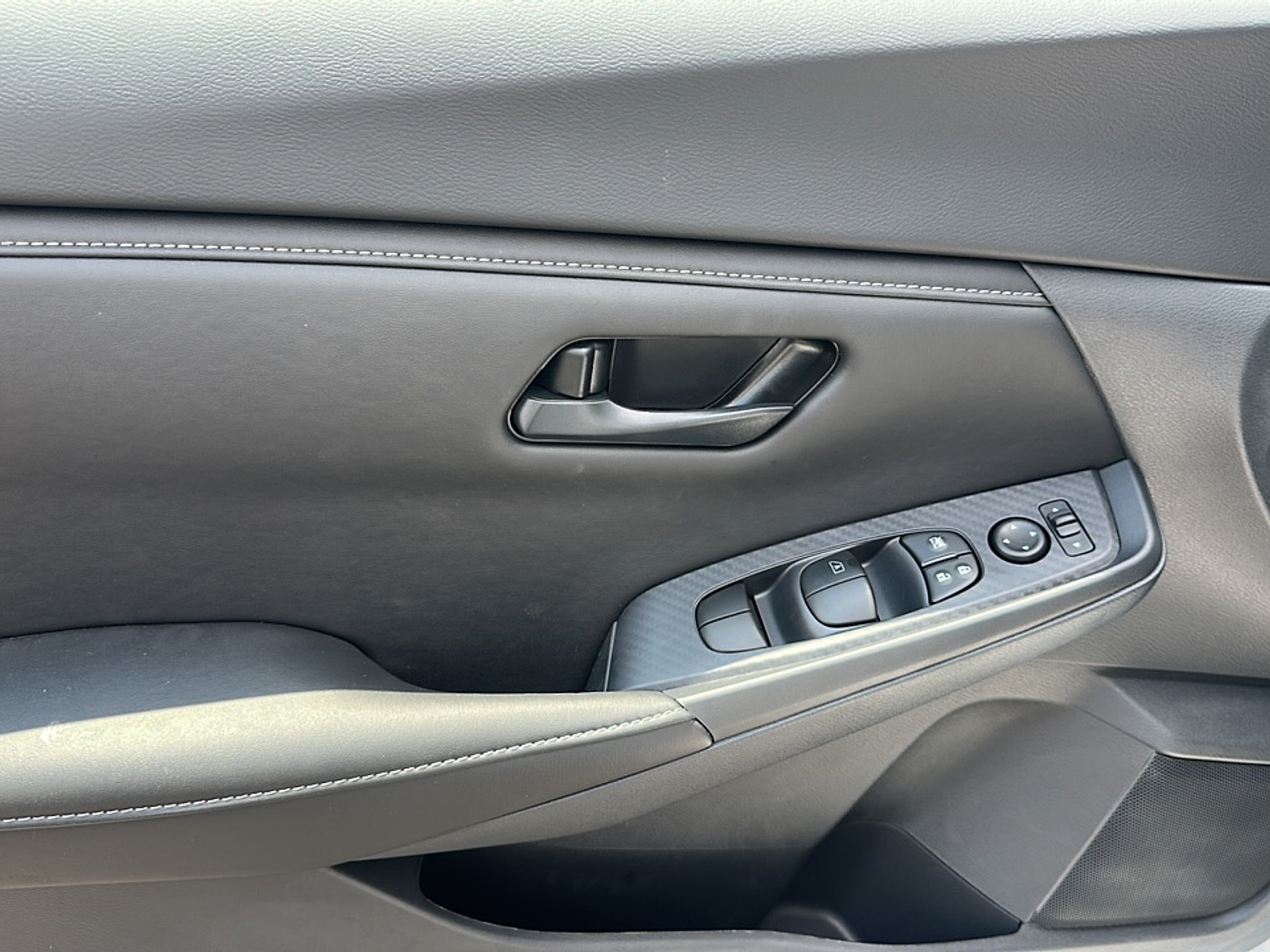 2025 Nissan Sentra S photo 4