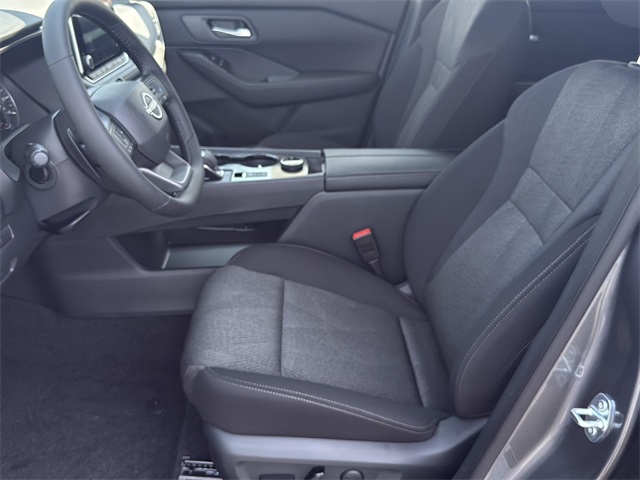 2026 Nissan Rogue SV photo 21