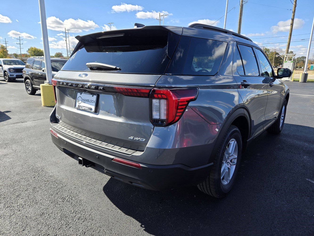 2026 Ford Explorer photo 3