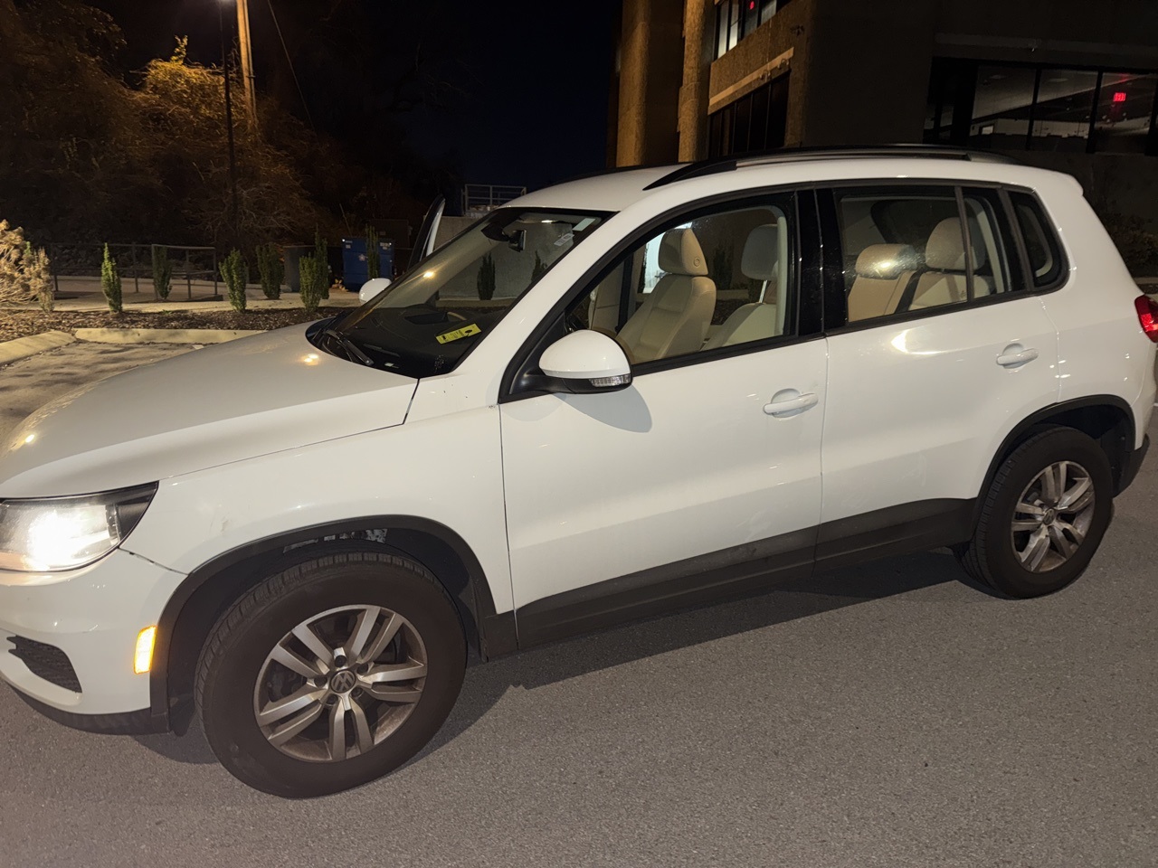 2017 Volkswagen Tiguan S's photo