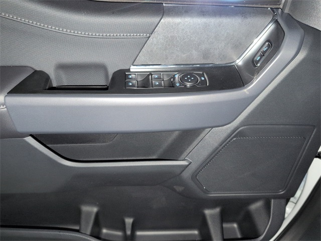 2025 Ford F-150 XLT photo 13