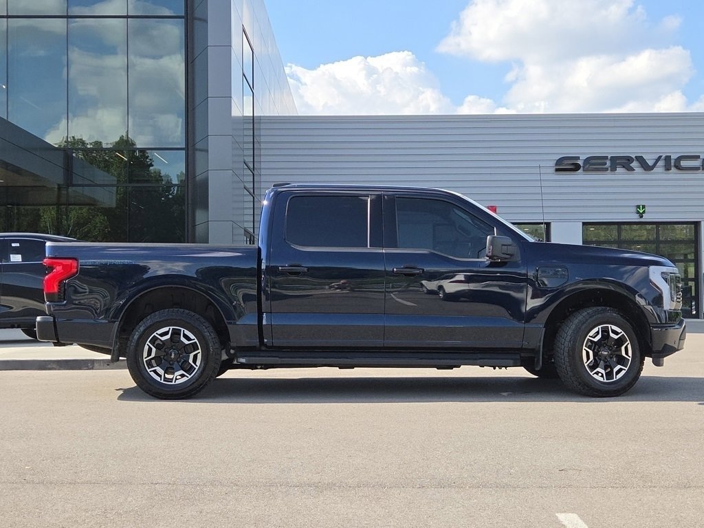 2023 Ford F-150 Lightning XLT photo 25