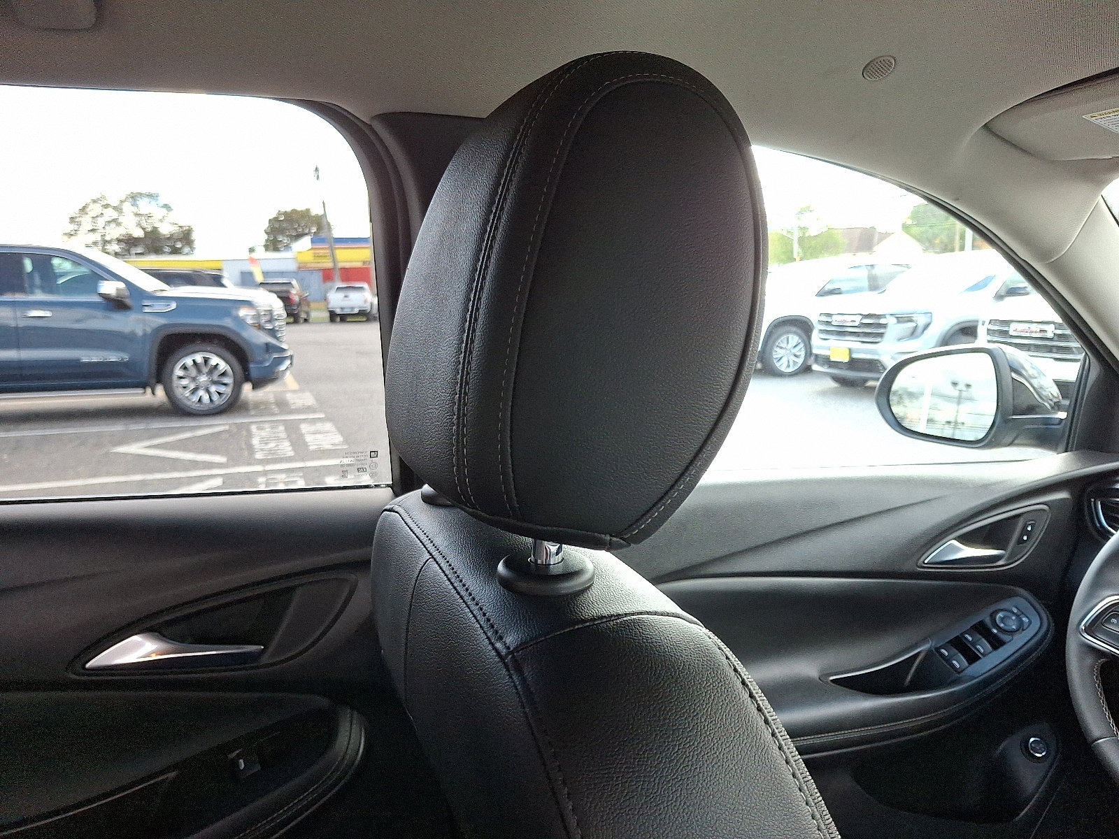 2022 Buick Encore Select photo 13