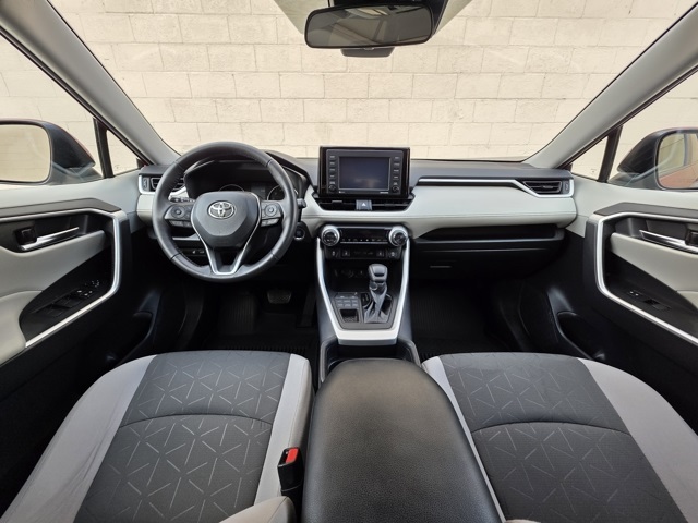 2021 Toyota RAV4 XLE photo 13