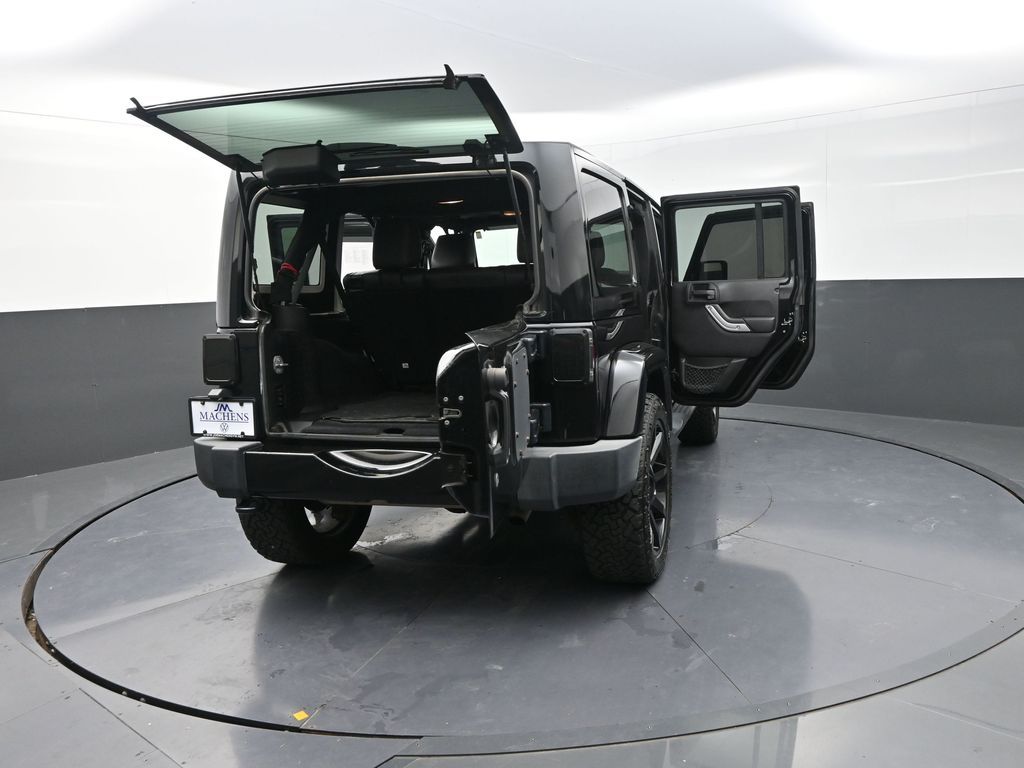 2016 Jeep Wrangler Unlimited Sahara photo 31