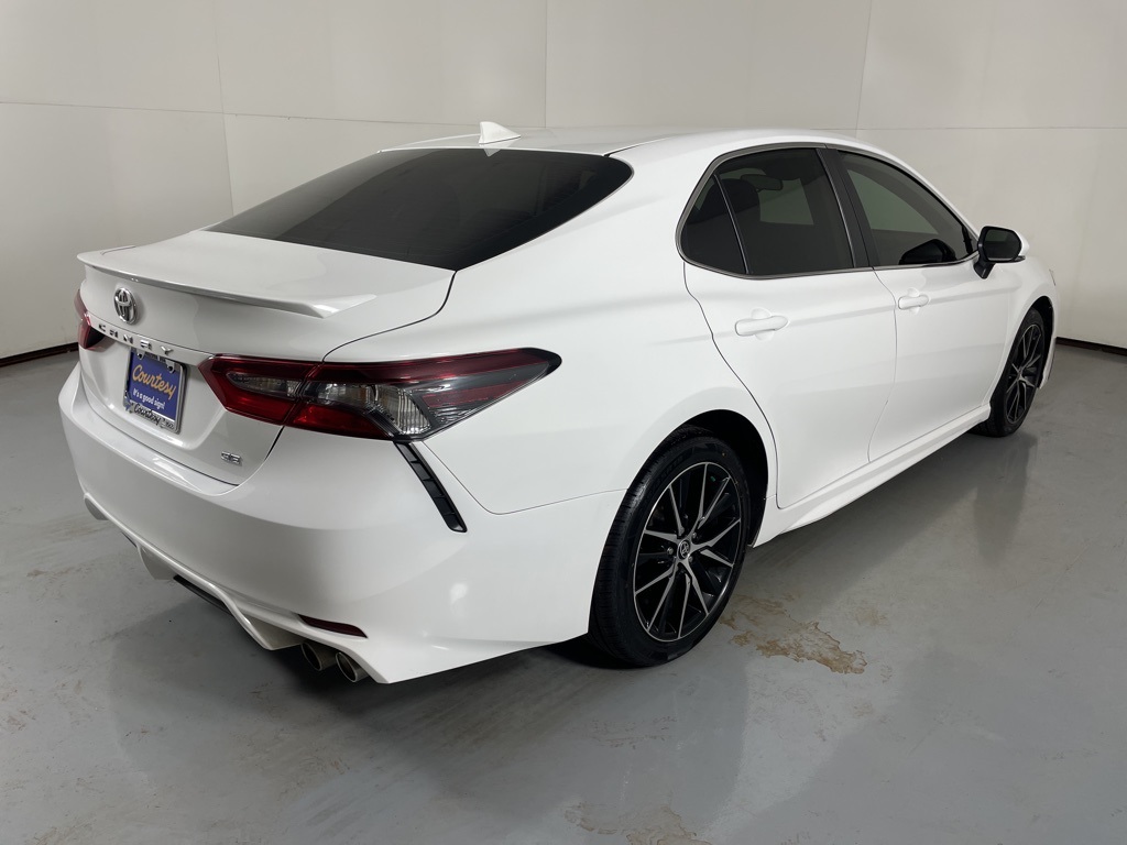 2024 Toyota Camry SE photo 8
