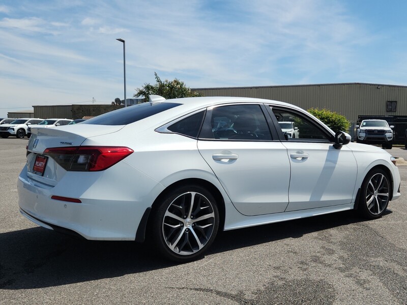 2022 Honda Civic Touring photo 3