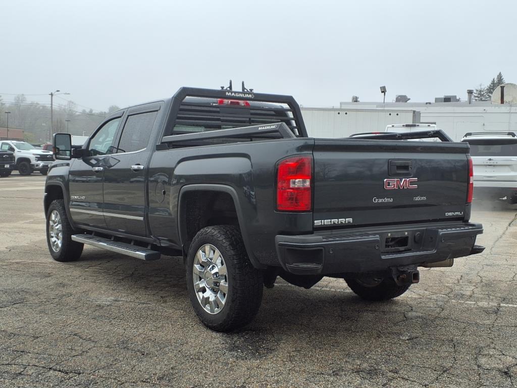 2019 Gmc Sierra 2500 HD Denali photo 6