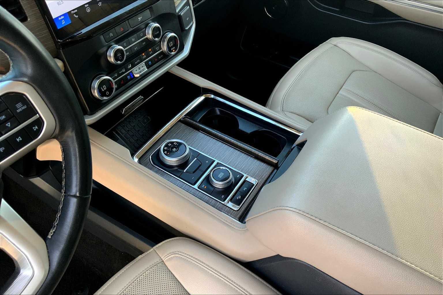 2023 Ford Expedition MAX Limited photo 15