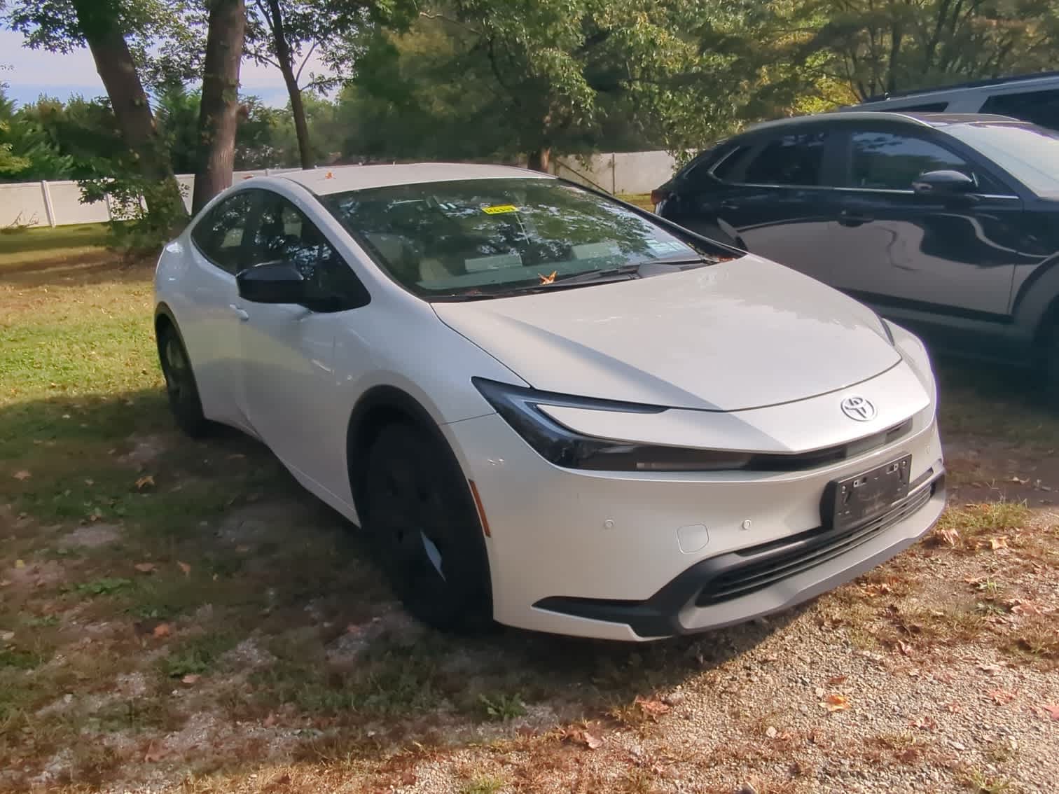 2024 Toyota Prius LE photo 2