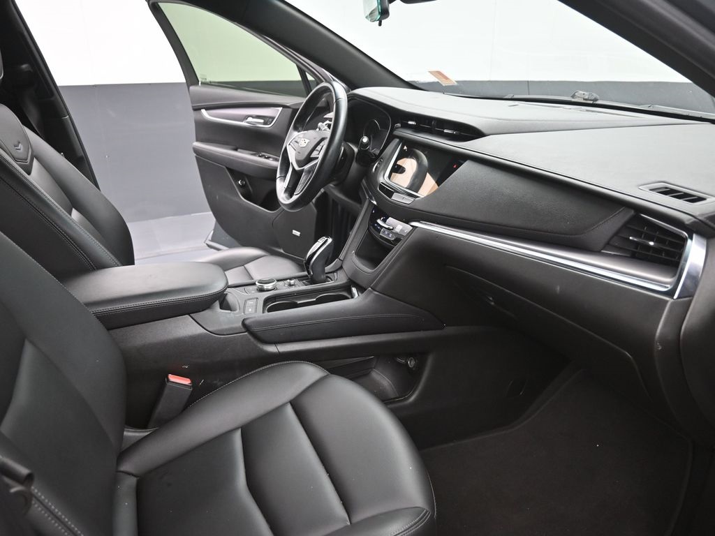 2022 Cadillac XT5 Luxury photo 25