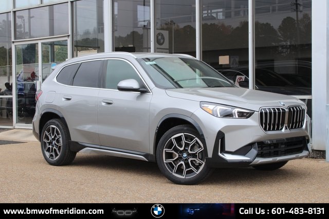 2026 BMW X1 28i's photo