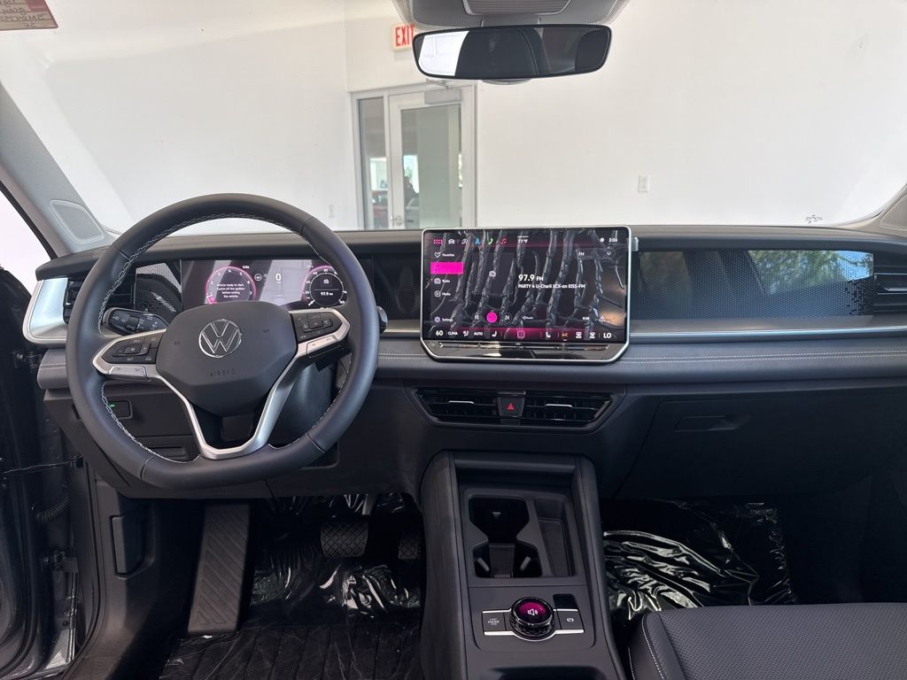 2025 Volkswagen Tiguan SE photo 12