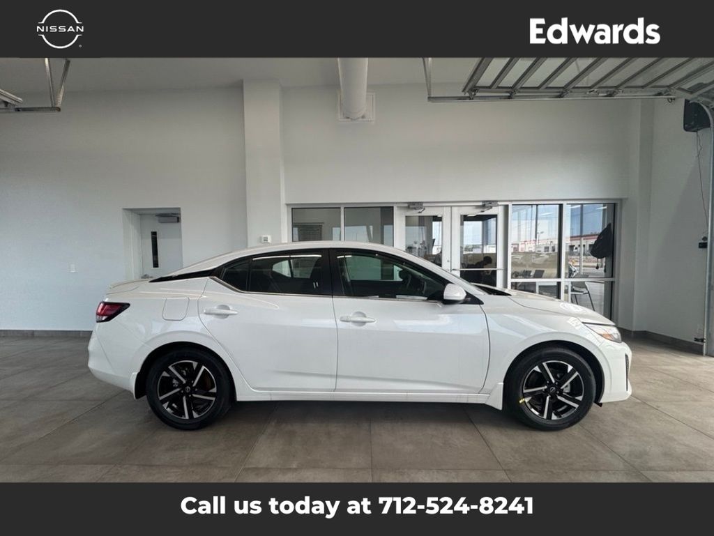 2025 Nissan Sentra SV's photo