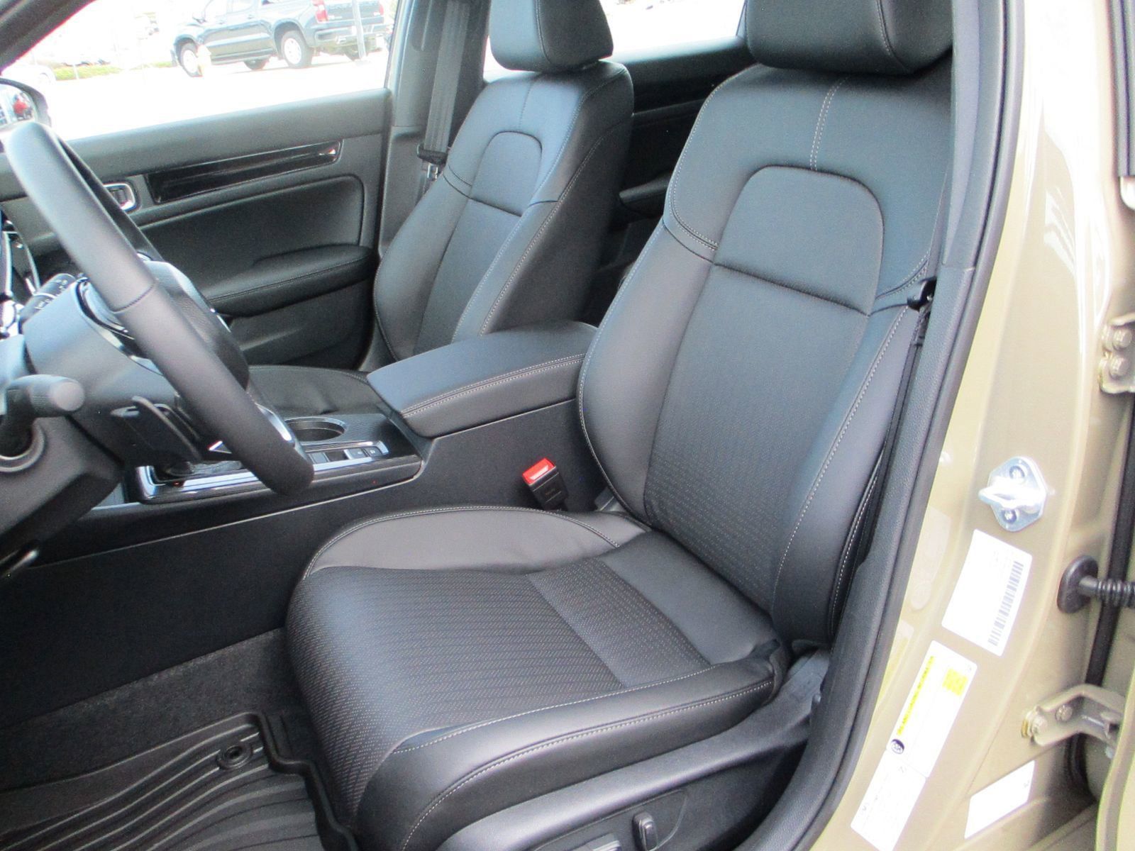 2025 Honda Civic Hatchback Hybrid Sport Touring photo 3