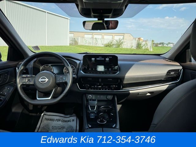 2023 Nissan Rogue SL photo 18