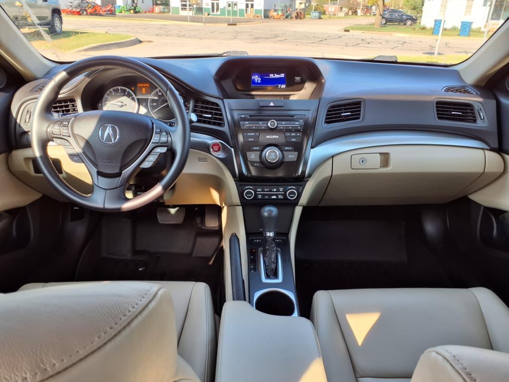 2016 Acura ILX Base Plus photo 6