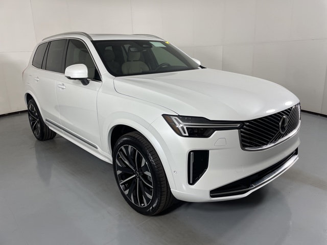 2026 Volvo XC90 AWD Plus photo 2